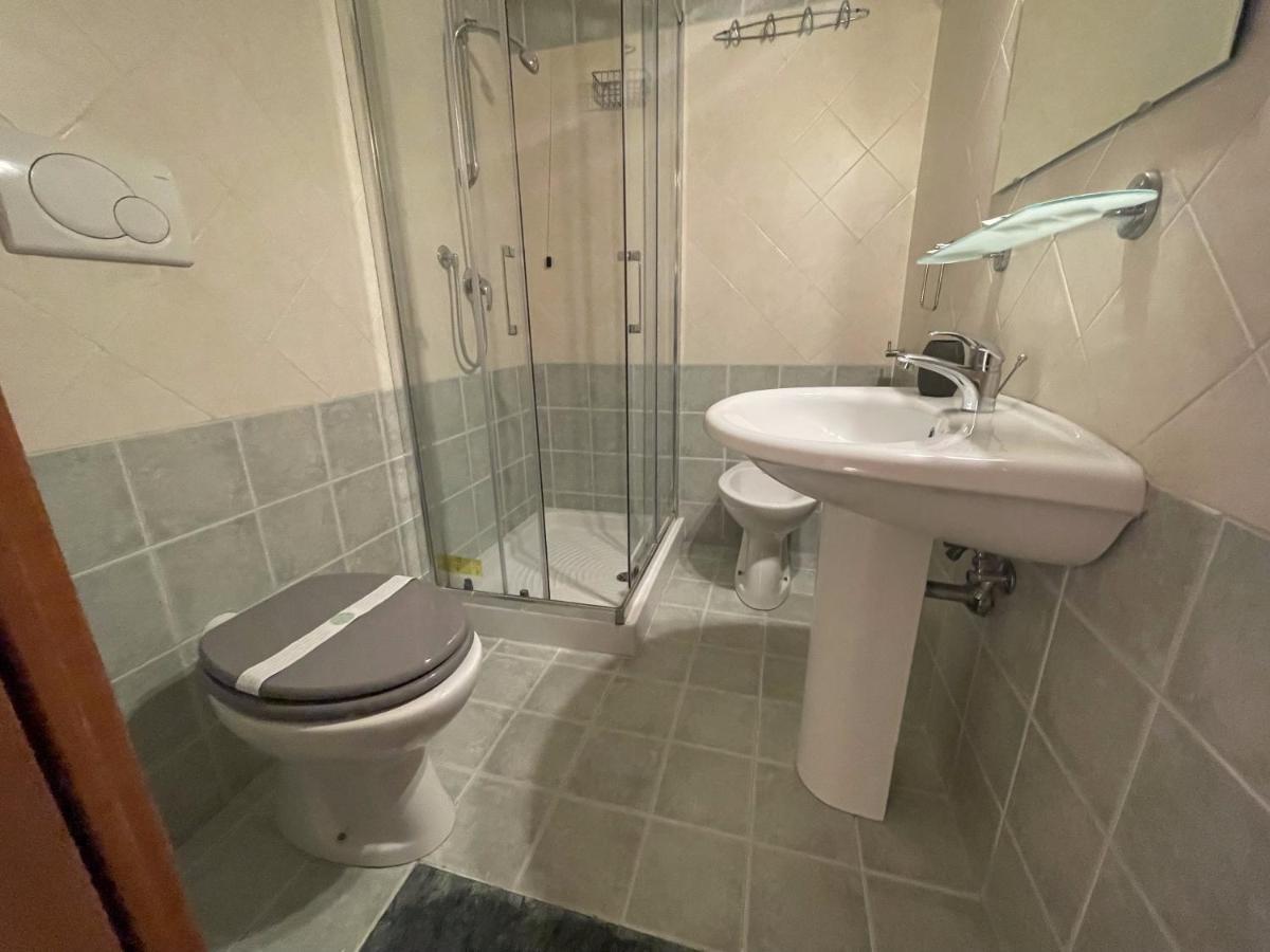 Hotel Sleepy Max Rzym Zewnętrze zdjęcie