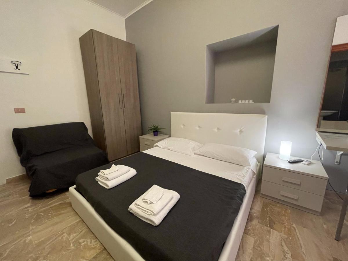 Hotel Sleepy Max Rzym Zewnętrze zdjęcie